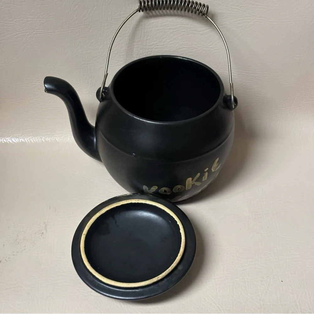 Vintage 1960 McCoy Pottery Teapot 